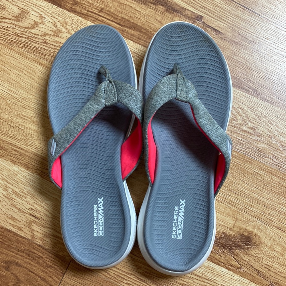 Skechers yoga sandals sz 8